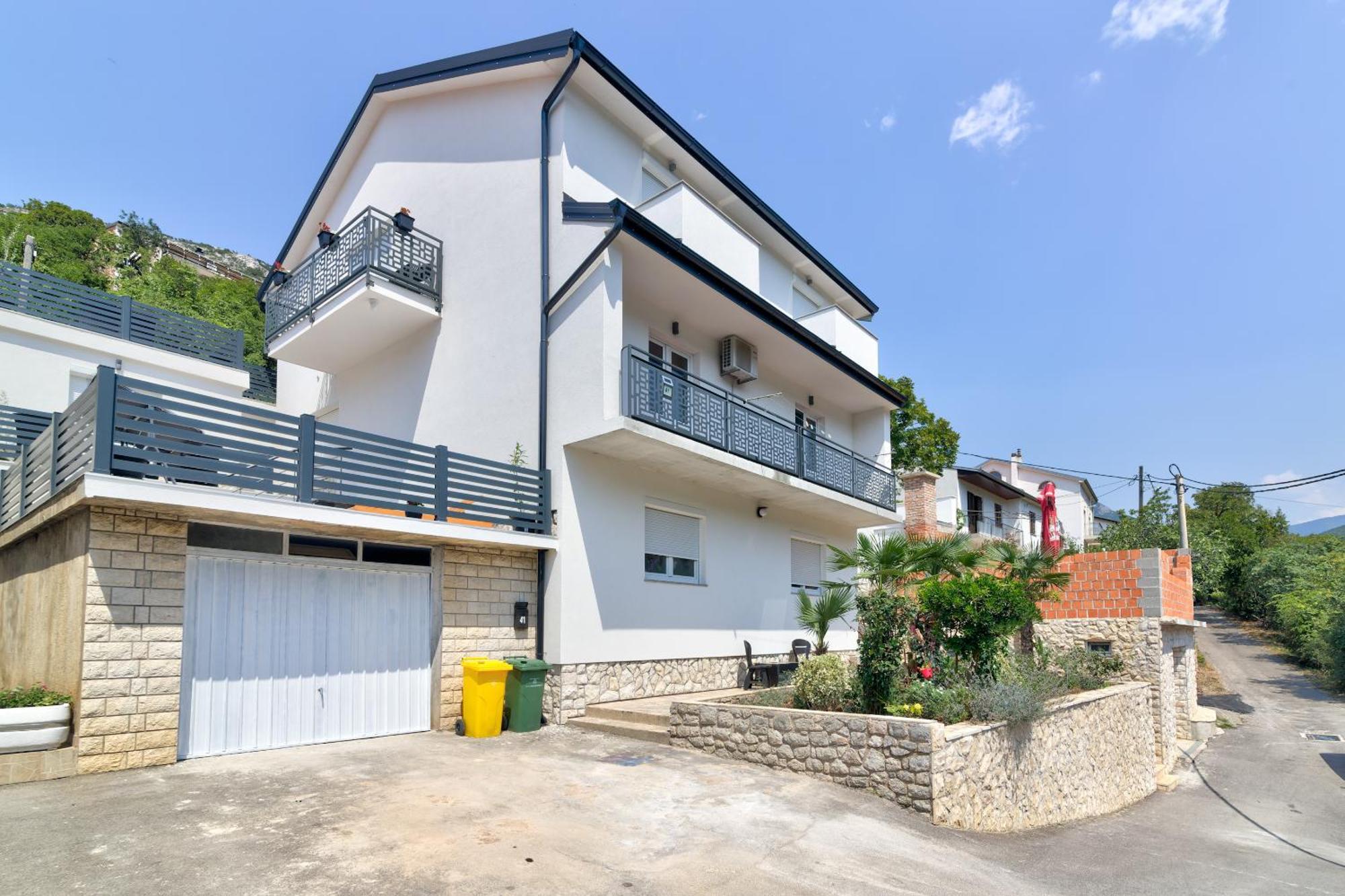 Maka Apartment
